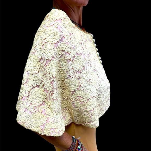 Antique Lace Caplet - Picture 3 of 7